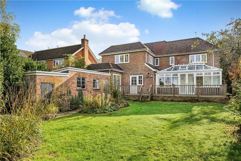 4 bedroom house, Ballinger Road, South Heath HP16 - Available