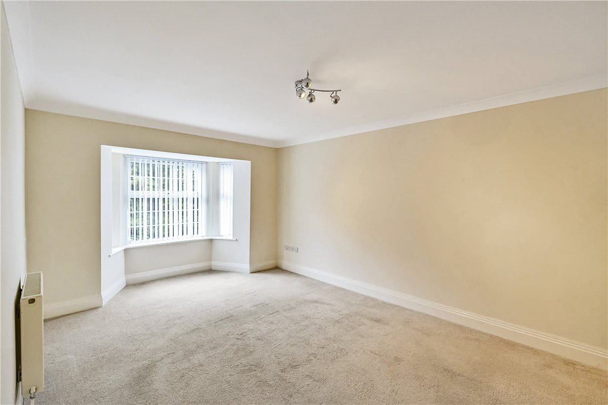 6 bedroom house, Towers Lane, Crofton WF4 - Let Agreed