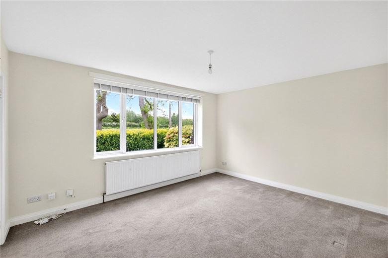3 bedroom house, Robins Lane, Culcheth WA3 - Available