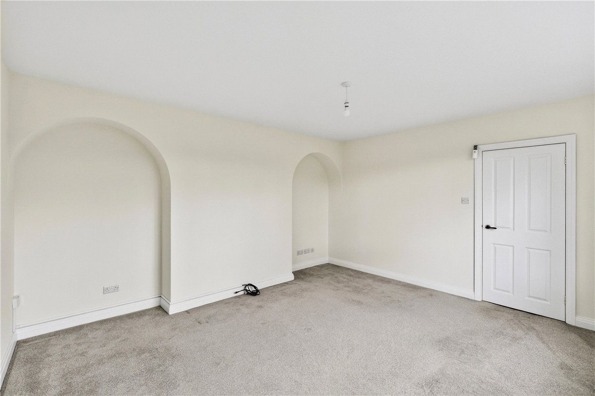 3 bedroom house, Robins Lane, Culcheth WA3 - Available