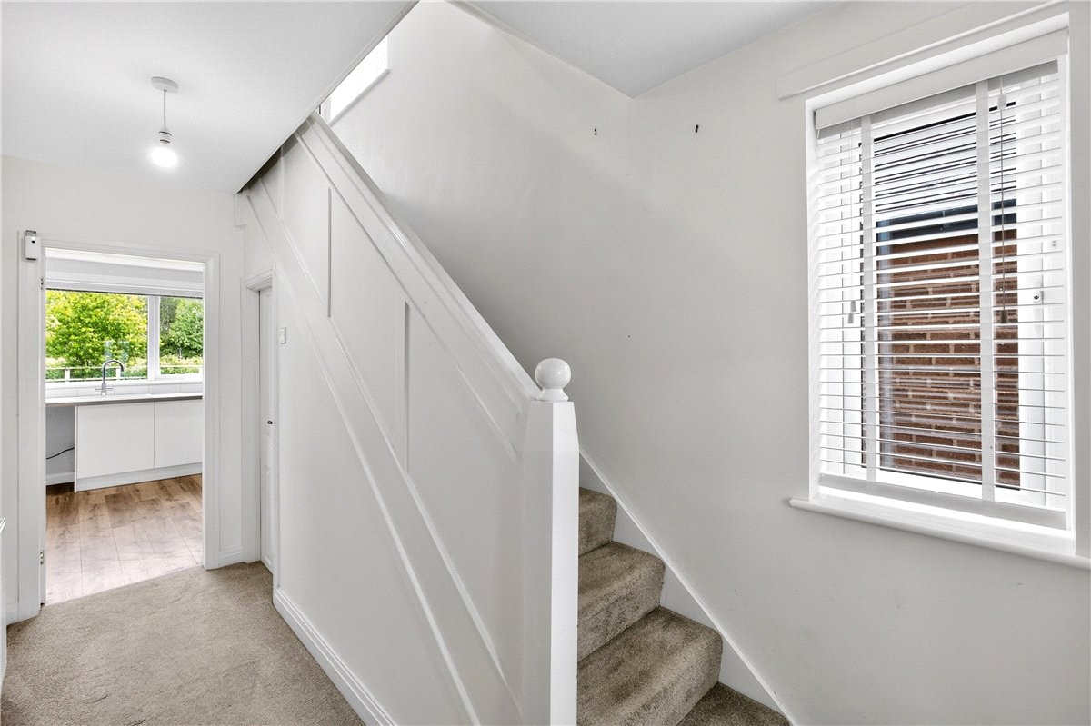 3 bedroom house, Robins Lane, Culcheth WA3 - Available