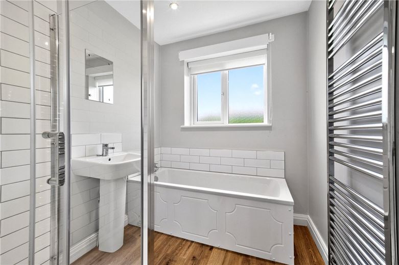 3 bedroom house, Robins Lane, Culcheth WA3 - Available