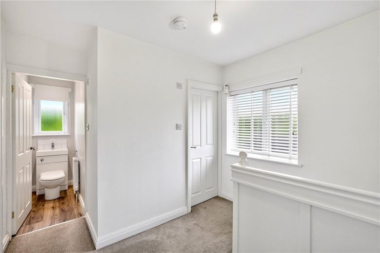 3 bedroom house, Robins Lane, Culcheth WA3 - Available