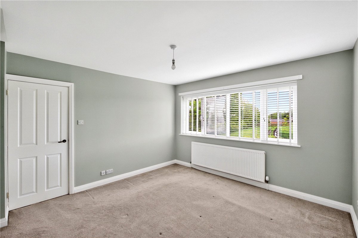 3 bedroom house, Robins Lane, Culcheth WA3 - Available