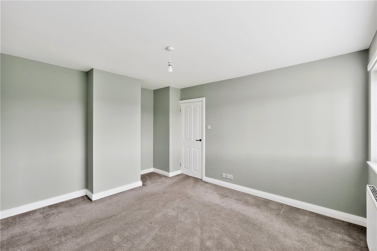 3 bedroom house, Robins Lane, Culcheth WA3 - Available