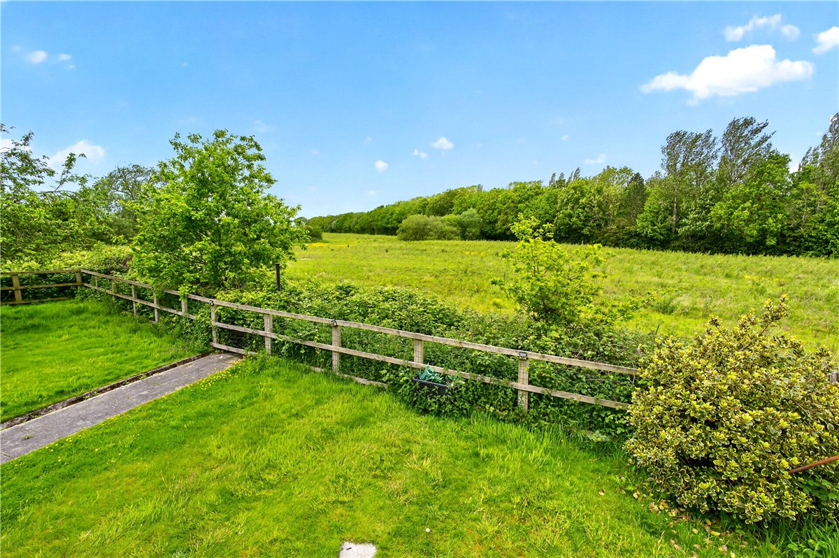 3 bedroom house, Robins Lane, Culcheth WA3 - Available
