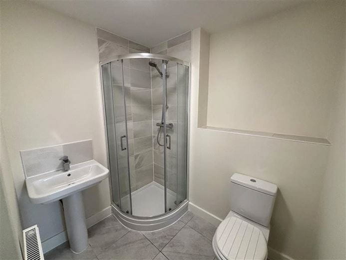 2 bedroom house, Comelybank Drive, Mexborough S64 - Available