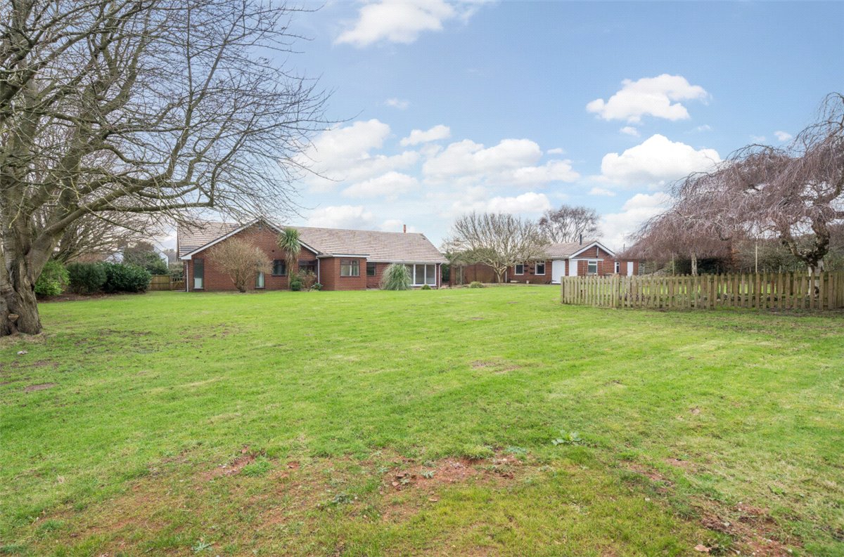 4 bedroom bungalow, Darnford Lane, Lichfield WS14 - Available