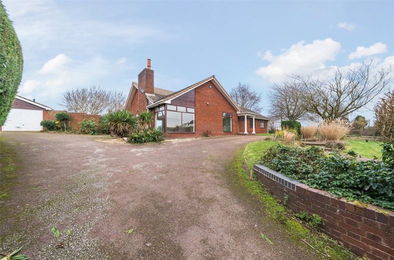 4 bedroom bungalow, Darnford Lane, Lichfield WS14 - Available