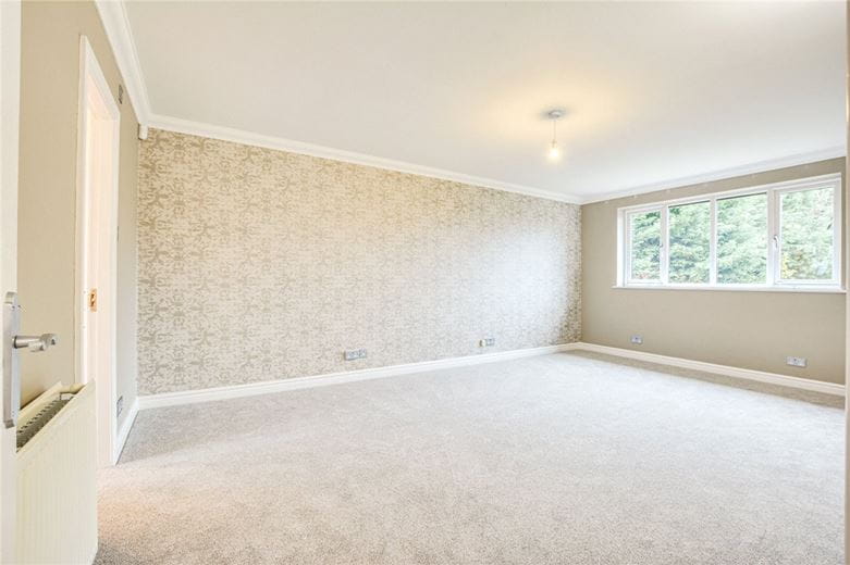 4 bedroom house, Burnside, Hale Barns WA15 - Available