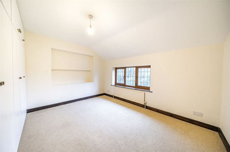 4 bedroom house, Pontefract Road, Crofton WF4 - Available