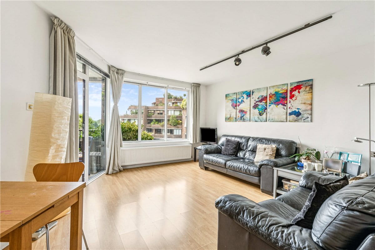 2 bedroom flat, Alder Lodge, 73 Stevenage Road SW6 - Available