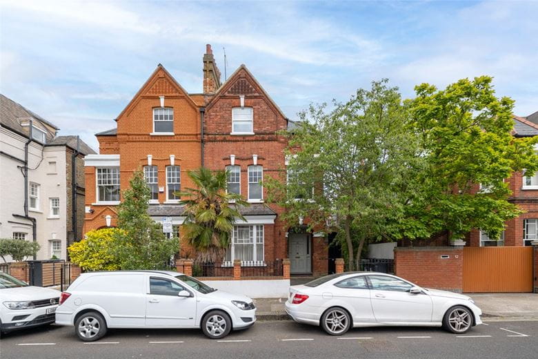 3 bedroom maisonette, Fulham Park Road, London SW6 - Available