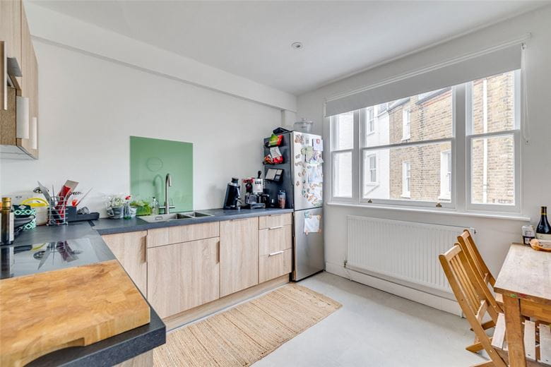 3 bedroom maisonette, Fulham Park Road, London SW6 - Available
