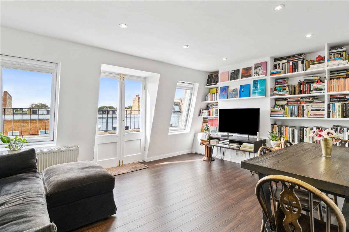 2 bedroom flat, Waldemar Avenue, London SW6 - Sold