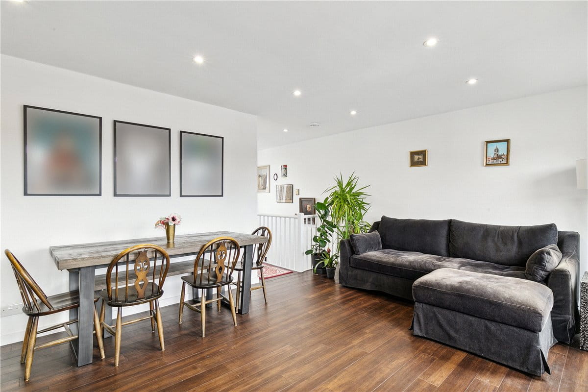 2 bedroom flat, Waldemar Avenue, London SW6 - Sold