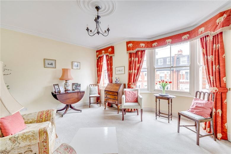 2 bedroom flat, Queensmill Road, London SW6 - Available