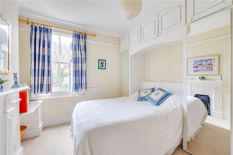 2 bedroom flat, Queensmill Road, London SW6 - Sold STC