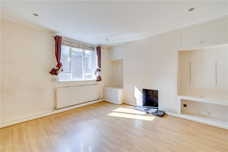 3 bedroom flat, Fulham Palace Road, London SW6 - Sold STC