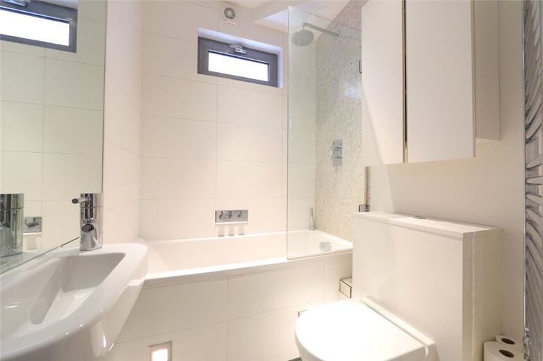 2 bedroom flat, Stephendale Road, London SW6 - Available