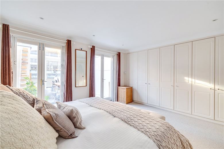 2 bedroom house, Marryat Square, Wyfold Road SW6 - Sold