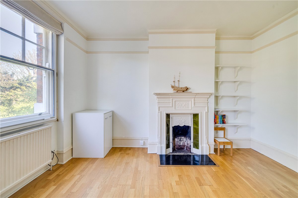 2 bedroom flat, Colehill Gardens, Fulham Palace Road SW6 - Available