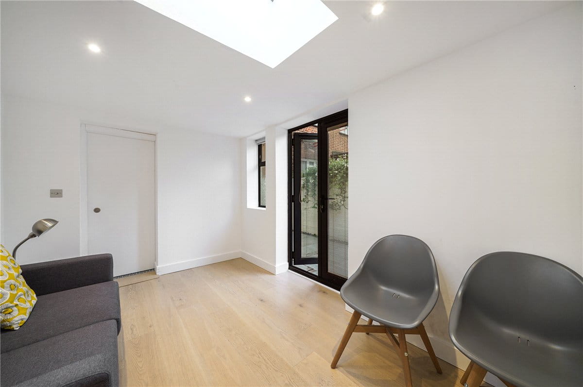 3 bedroom house, Colehill Lane, London SW6 - Available