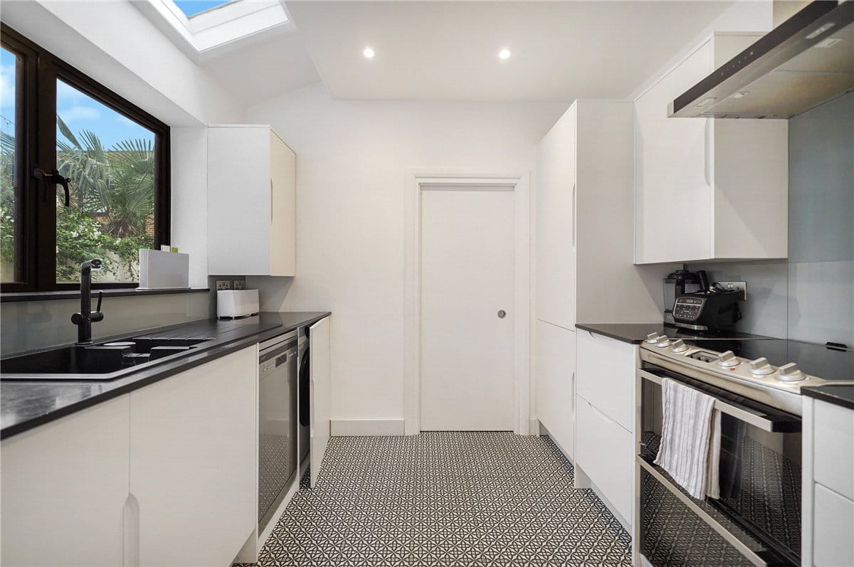 3 bedroom house, Colehill Lane, London SW6 - Available