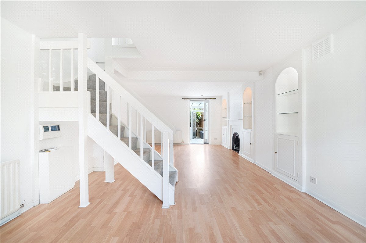 2 bedroom house, Burlington Road, London SW6 - Available