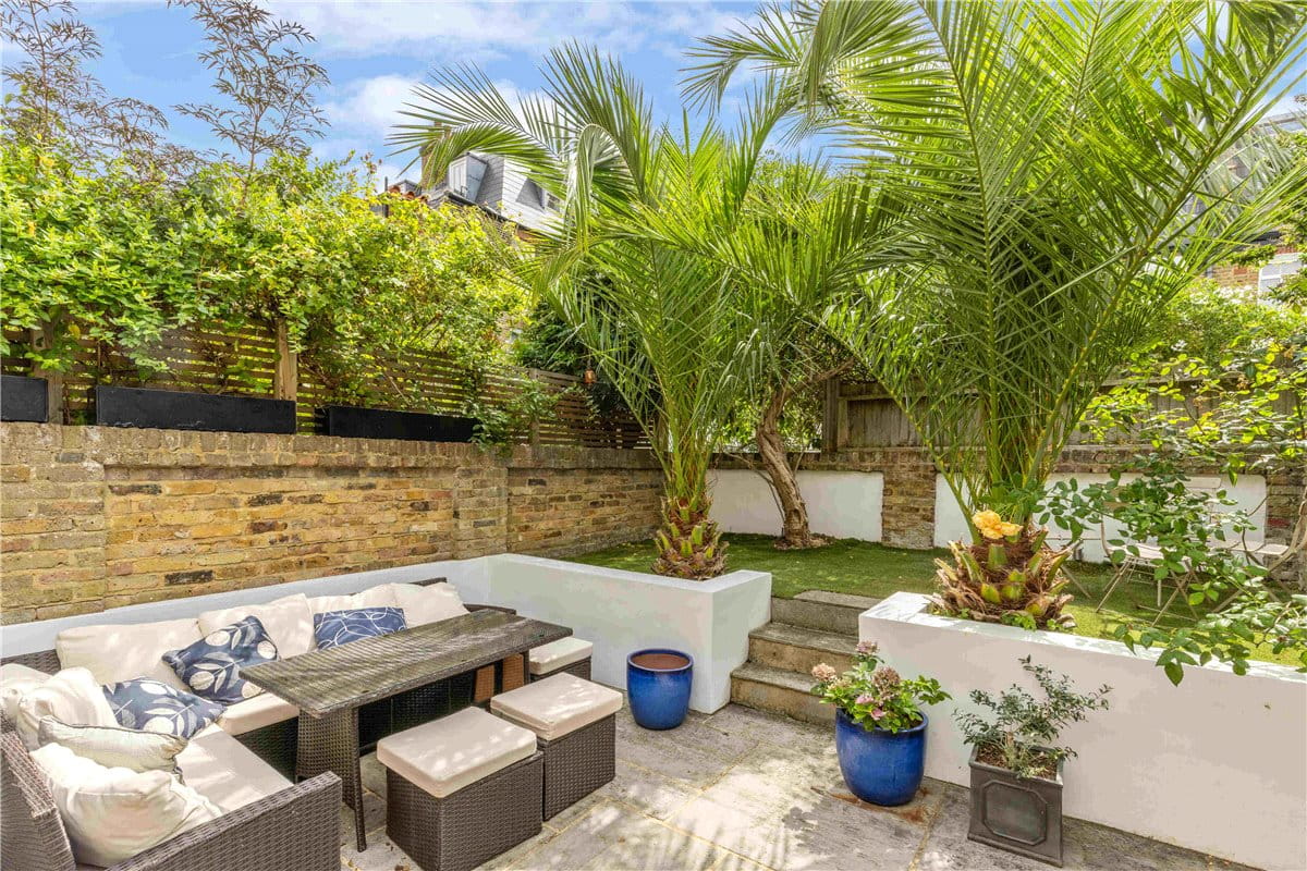 2 bedroom flat, Gowan Avenue, London SW6 - Available