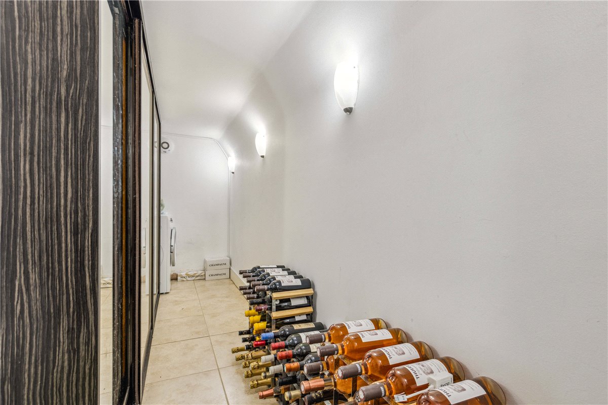 2 bedroom flat, Gowan Avenue, London SW6 - Available