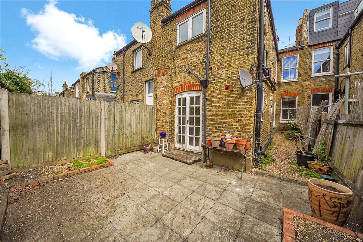 2 bedroom flat, Edenvale Street, London SW6 - Sold