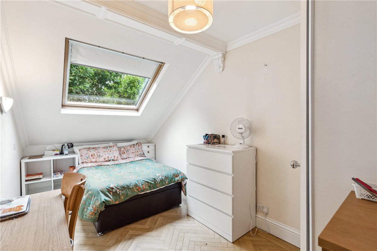 6 bedroom house, Niton Street, London SW6 - Available