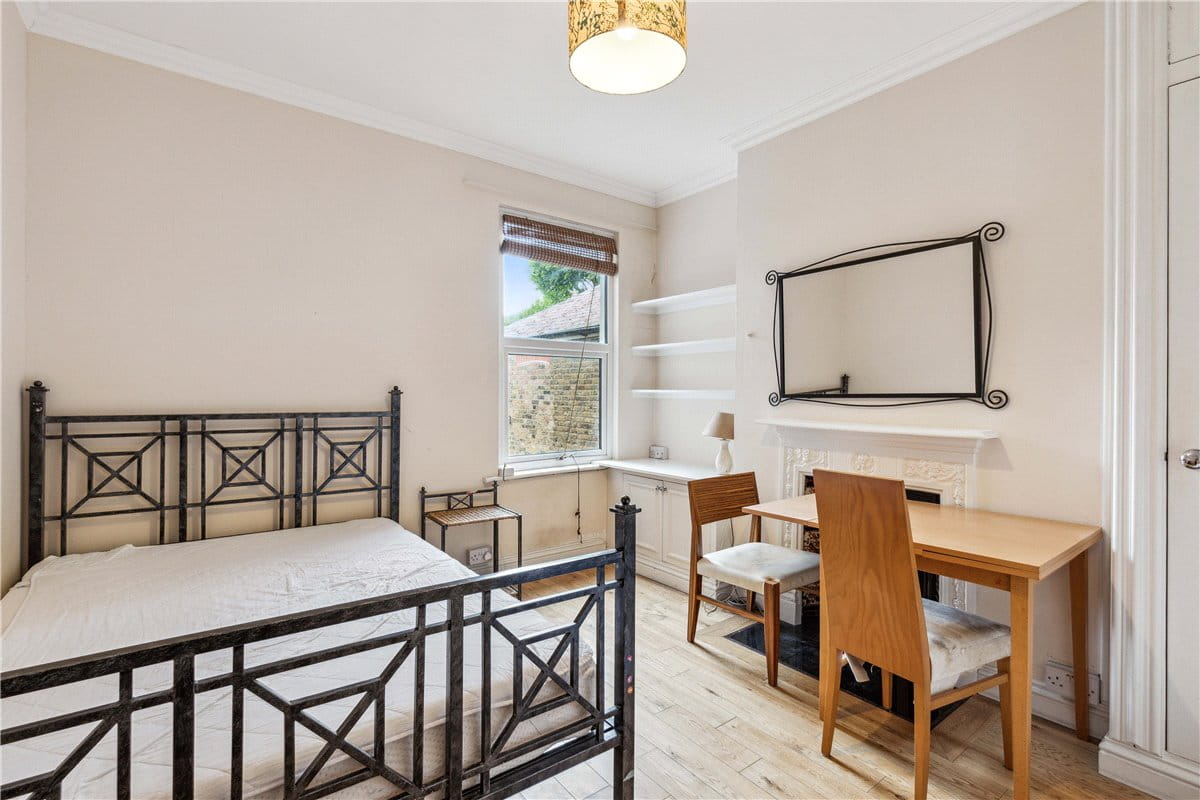 6 bedroom house, Niton Street, London SW6 - Available