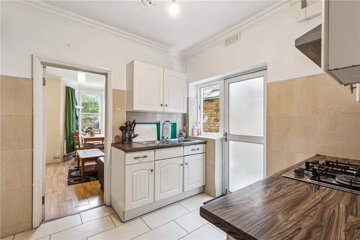 6 bedroom house, Niton Street, London SW6 - Available