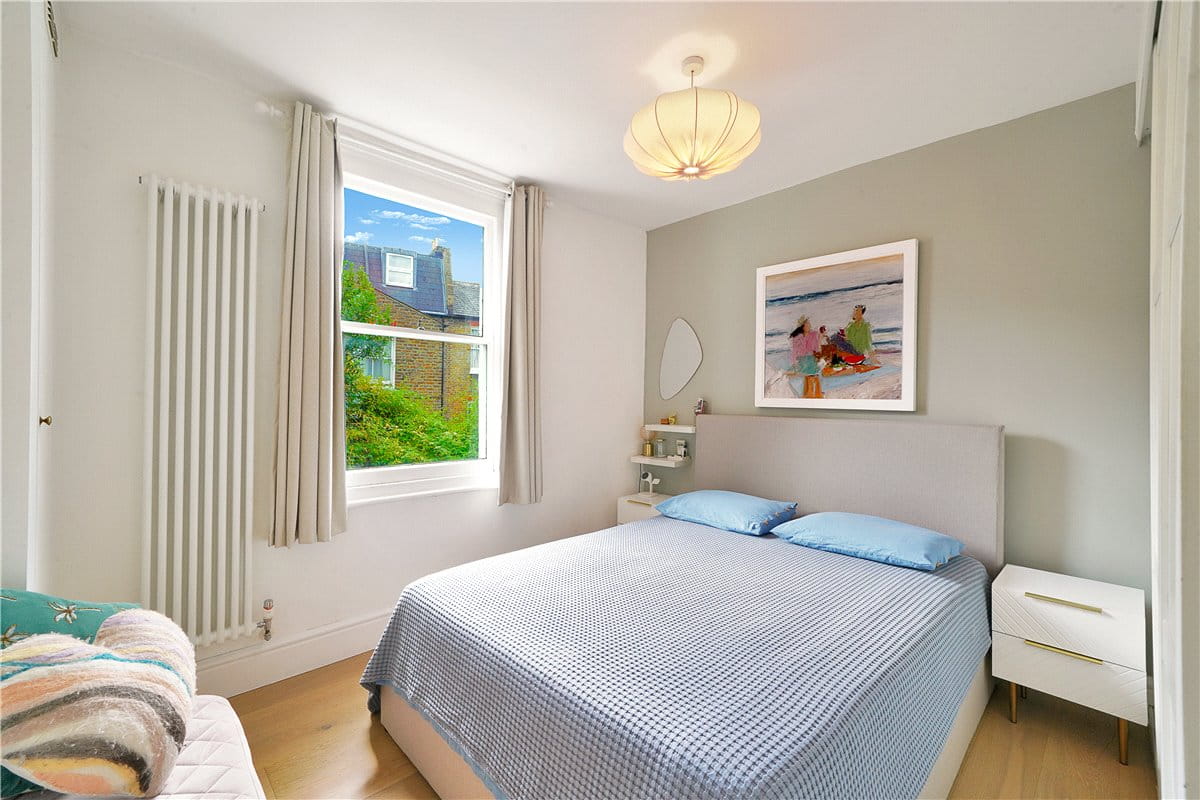 2 bedroom flat, Mirabel Road, London SW6 - Available