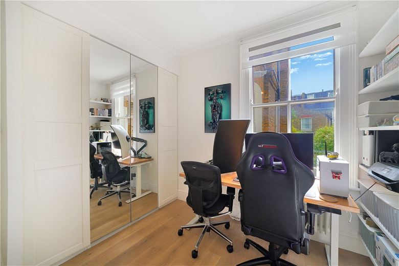 2 bedroom flat, Mirabel Road, London SW6 - Available