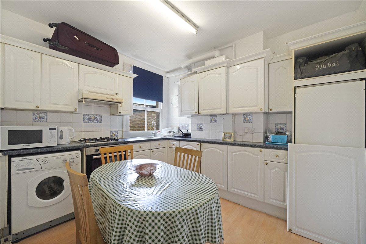 2 bedroom flat, Kinnoul Road, London W6 - Available