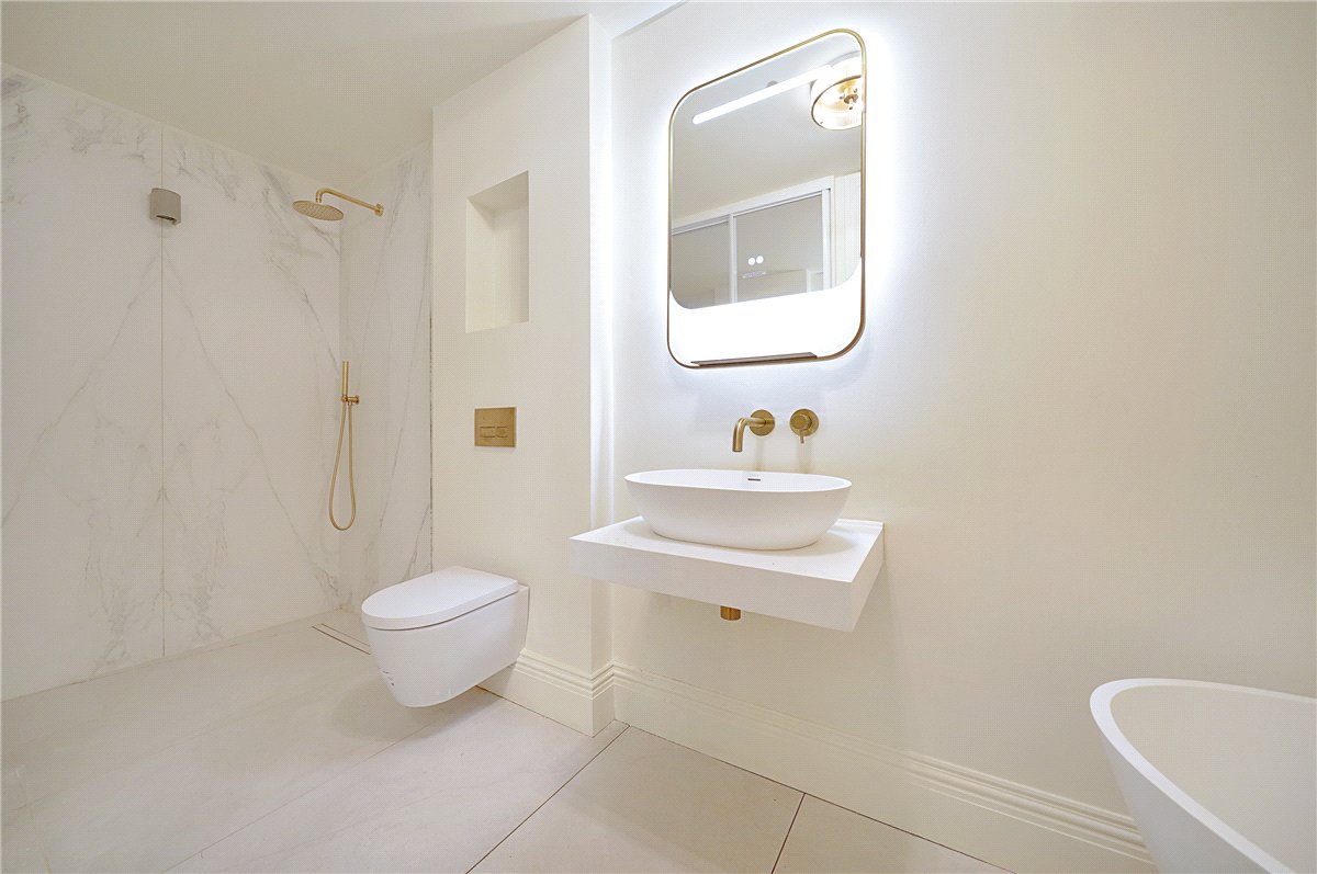 3 bedroom house, Cortayne Road, London SW6 - Available