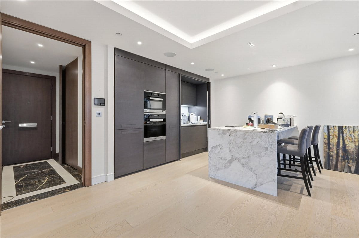 1 bedroom flat, Park Street, London SW6 - Available