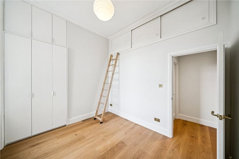 2 bedroom flat, North End Road, London SW6 - Available