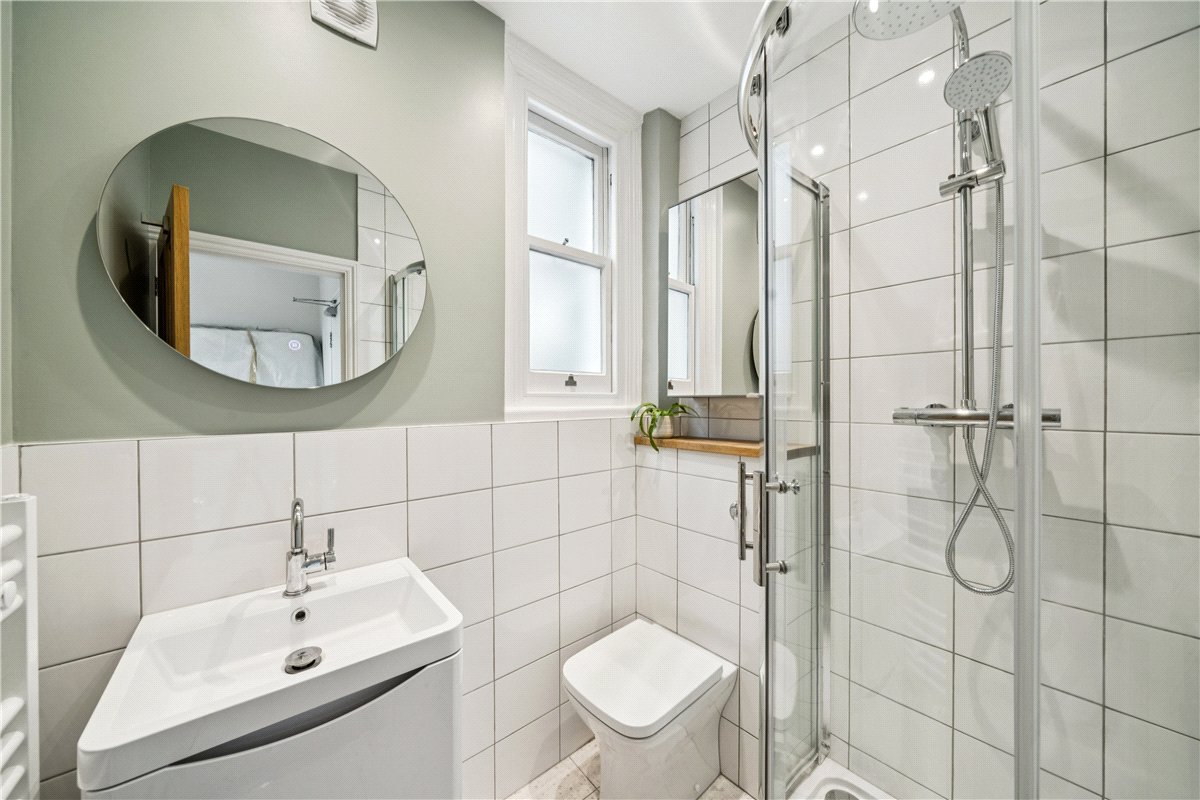 2 bedroom flat, North End Road, London SW6 - Available