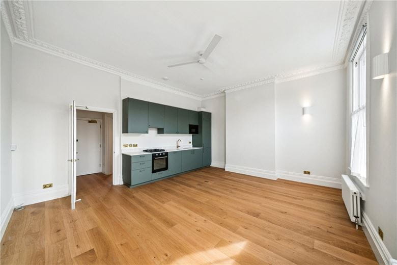 2 bedroom flat, North End Road, London SW6 - Available