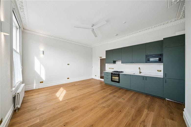 2 bedroom flat, North End Road, London SW6 - Available