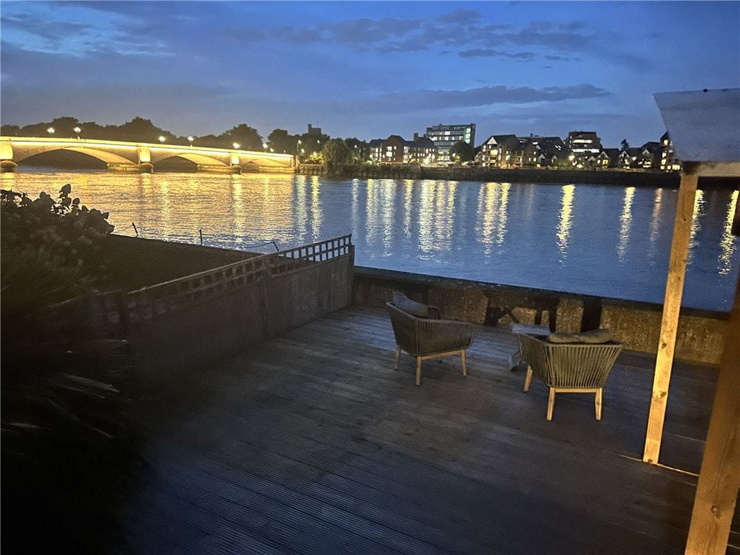 2 bedroom maisonette, Deodar Road, London SW15 - Available