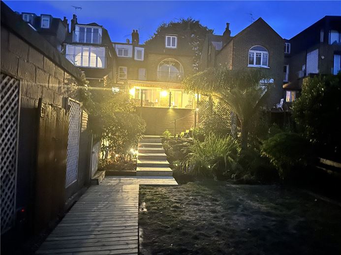 2 bedroom maisonette, Deodar Road, London SW15 - Available