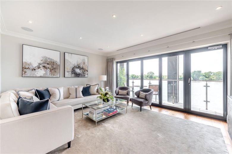 3 bedroom house, Rainville Road, London W6 - Available