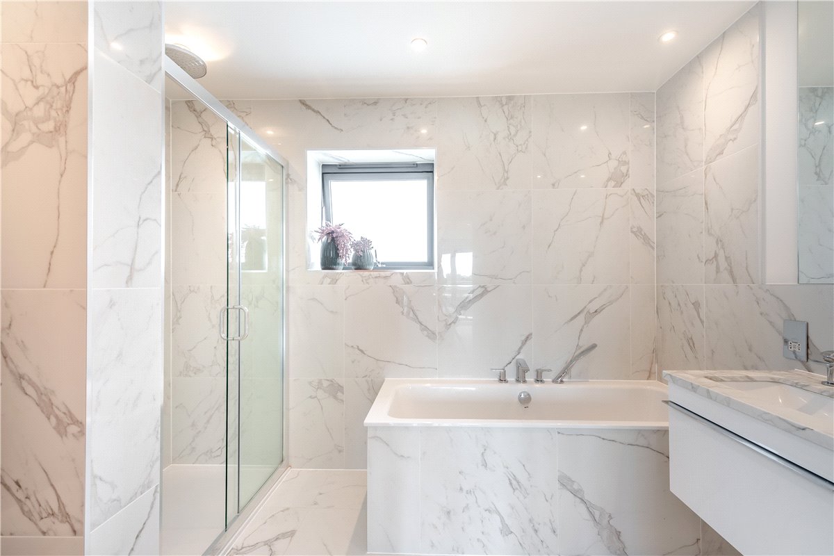 3 bedroom house, Rainville Road, London W6 - Available