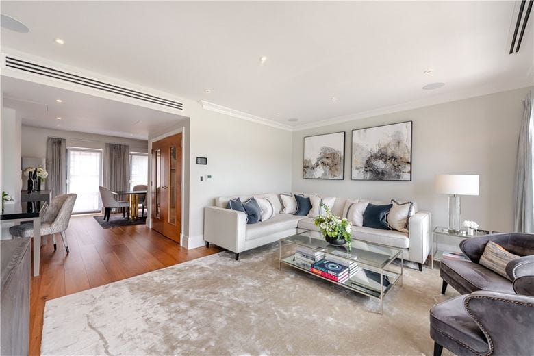 3 bedroom house, Rainville Road, London W6 - Available