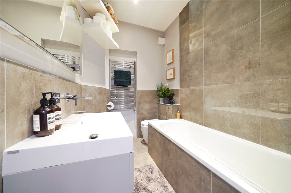 2 bedroom flat, Parkville Road, London SW6 - Available